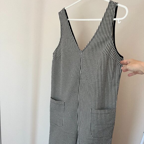 V-Neck Seersucker-Style Gingham Full-Length Jumpsuit - Picture 4 of 4